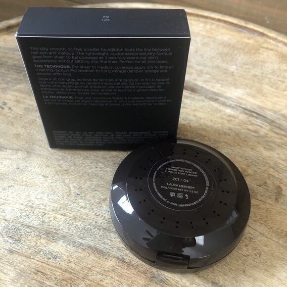 Laura Mercier Smooth Finish Foundation Powder 2C1 04 Full Size - Picture 4 of 5